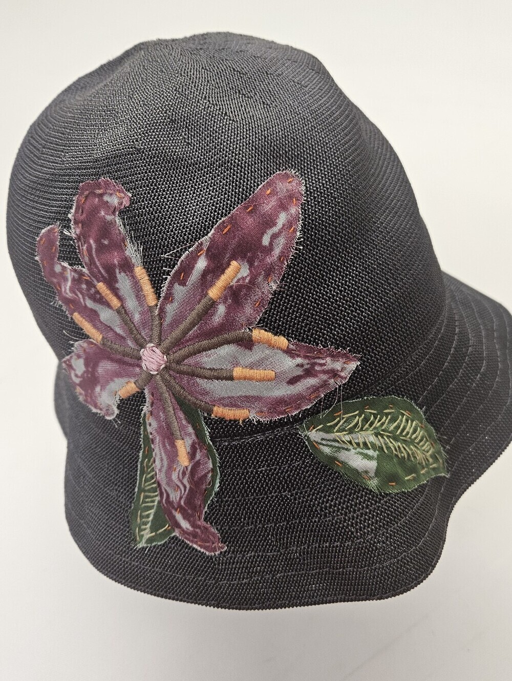 Kangol Viscose Bucket Hat Gray With Lilly Appliqué Flower One Size 7 3/8?